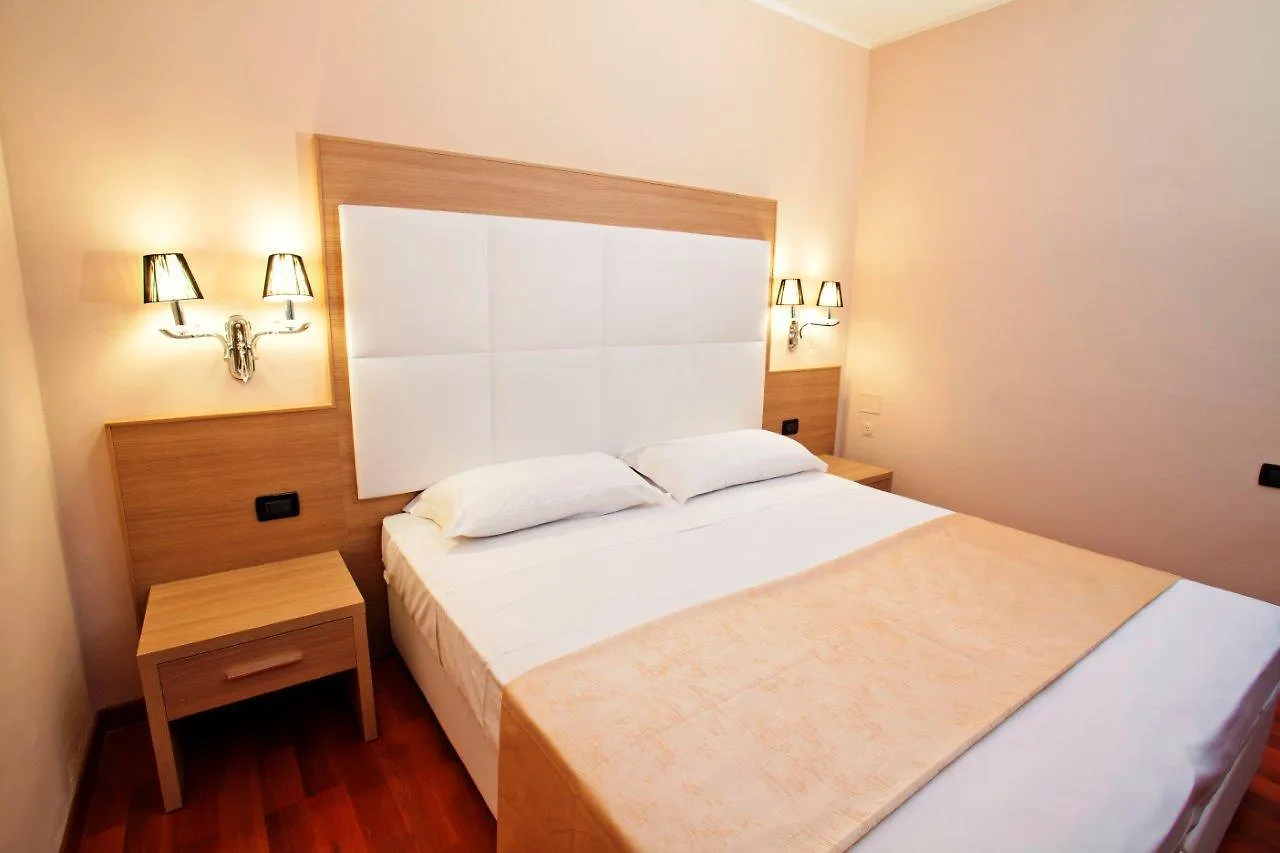 Momi'S Hotel Cavarzere 3*,
