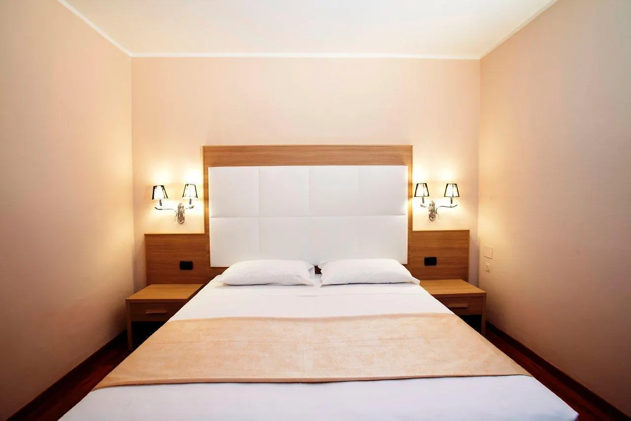 Momi'S Hotel Cavarzere 3*,  Italia